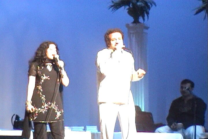 Sanjeevani and Shivprasad singing together.